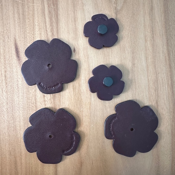 Coach Create Tea Roses - Picture 2 of 5